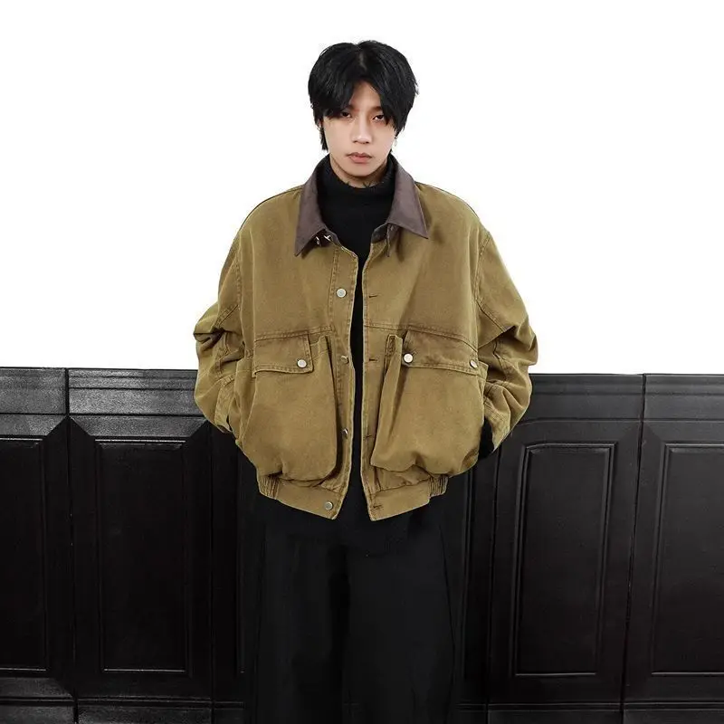 2025 г., американская ретро-весенняя рабочая куртка в стиле Ladbain, коричневая куртка с карманами и лацканами для пары 
2025 г., американская ретро-весенняя рабочая куртка в стиле Ladbain, коричневая куртка с карманами и лацканами для пары