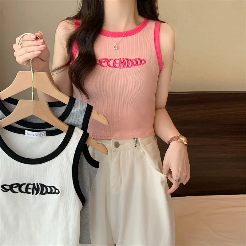 Embroidered Crop Top Women's plus Size Sleeveless Vest Summer Sweet Style Backless Inner Wear Casual Letter Pattern
Embroidered Crop Top Women's plus Size Sleeveless Vest Summer Sweet Style Backless Inner Wear Casual Letter Pattern