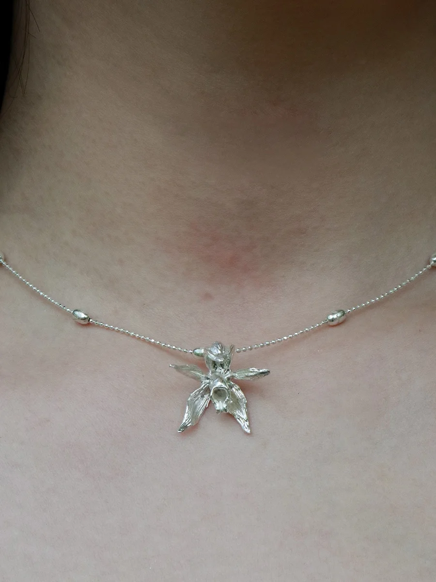 Handmade Original Chinese Style Mother-of-Pearl Orchid Necklace 925 Pure Silver Unique Gift for Women out Fashion Jewelry
Handmade Original Chinese Style Mother-of-Pearl Orchid Necklace 925 Pure Silver Unique Gift for Women out Fashion Jewelry