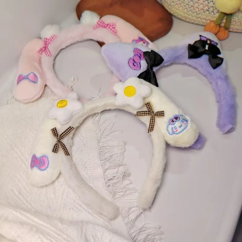 Повязка на голову серии Sanrio с героями мультфильмов Kawaii Cinnamoroll Kuromi, детские аксессуары для волос, креативный детский подарок MyMelody
Повязка на голову серии Sanrio с героями мультфильмов Kawaii Cinnamoroll Kuromi, детские аксессуары для волос, креативный детский подарок MyMelody