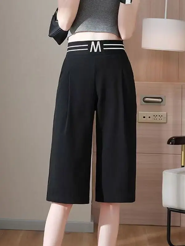 plus Size Women's Casual Wide Leg Pants Elastic Waist Loose Fit Straight Cut Short Length Summer Trousers Comfortable Thin Model
plus Size Women's Casual Wide Leg Pants Elastic Waist Loose Fit Straight Cut Short Length Summer Trousers Comfortable Thin Model