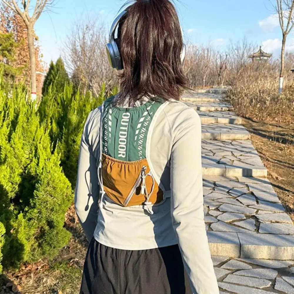 Lightweight Hydration Running Vest Reflective Design Breathable Running Hydrating Backpack Convenient Multifunctional
Lightweight Hydration Running Vest Reflective Design Breathable Running Hydrating Backpack Convenient Multifunctional