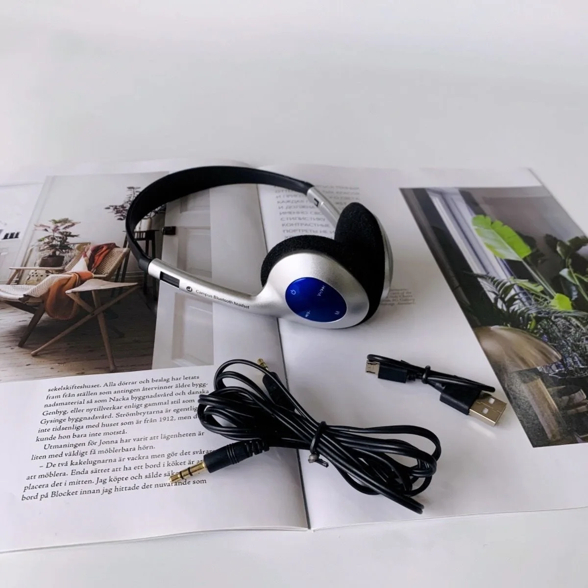 Wireless Bluetooth headset, head-mounted, can be worn around the neck, lightweight and compact, suitable for use with various mo
Wireless Bluetooth headset, head-mounted, can be worn around the neck, lightweight and compact, suitable for use with various mo
