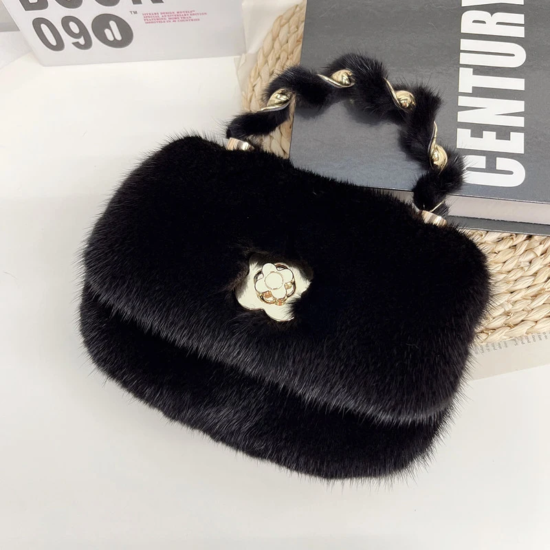 Fashion Women Fluffy Shoulder Bags Female Winter Chain Underarm Bag Solid Color Handbag Soft Plush Handle Bag
Fashion Women Fluffy Shoulder Bags Female Winter Chain Underarm Bag Solid Color Handbag Soft Plush Handle Bag