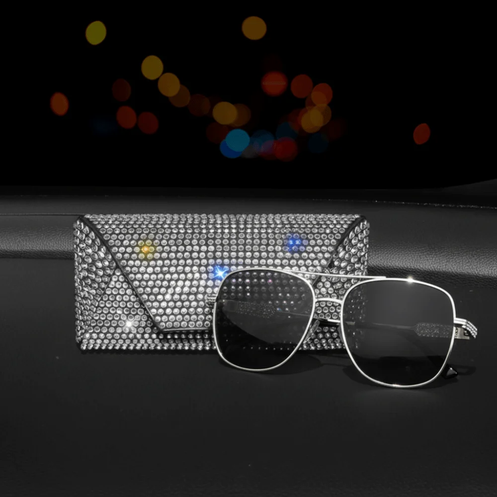 Портативный блестящий футляр для очков с кристаллами и стразами, держатель для солнцезащитных очков для женщин
Портативный блестящий футляр для очков с кристаллами и стразами, держатель для солнцезащитных очков для женщин