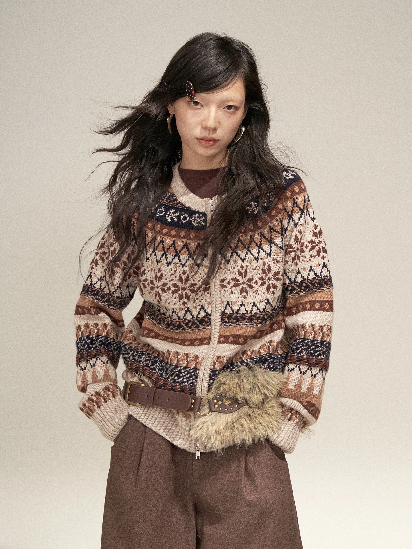 Женский вязаный кардиган-свитер Summon Oak Fair Island на молнии с круглым вырезом, осенне-зимний, свободный крой, теплый, термо.
Женский вязаный кардиган-свитер Summon Oak Fair Island на молнии с круглым вырезом, осенне-зимний, свободный крой, теплый, термо.