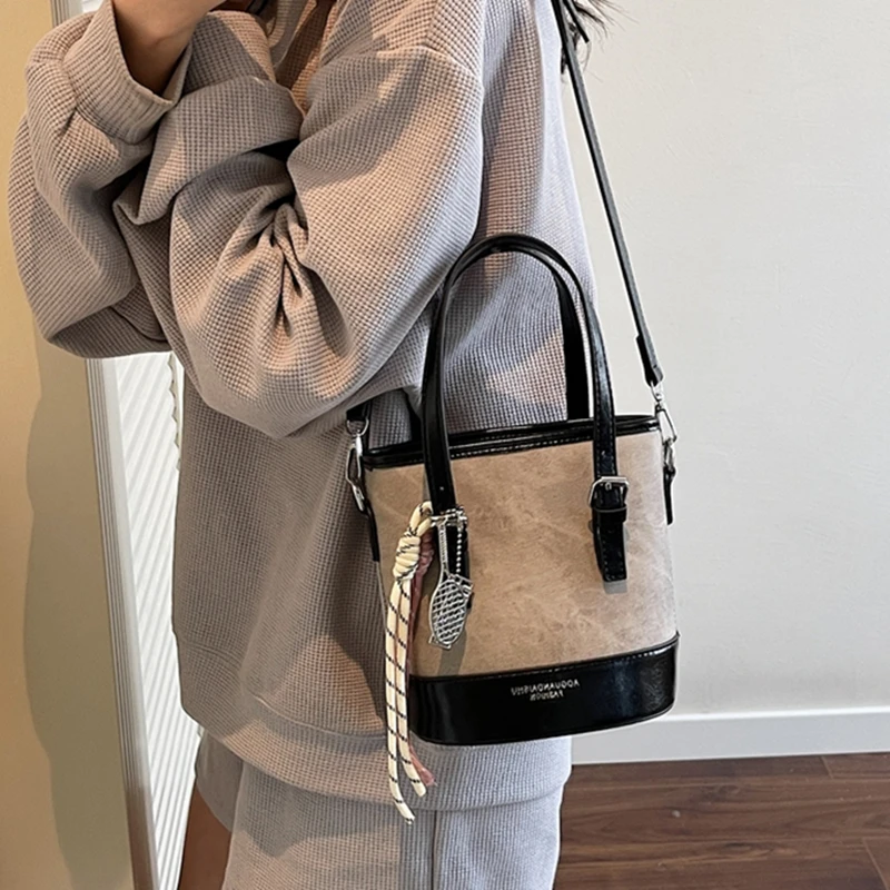 Luxury Fashion Female Messenger Bag High Quality Leather Ladies Handbag Women Designer Shoulder Crossbody Bucket Brand Tote Bags
Luxury Fashion Female Messenger Bag High Quality Leather Ladies Handbag Women Designer Shoulder Crossbody Bucket Brand Tote Bags