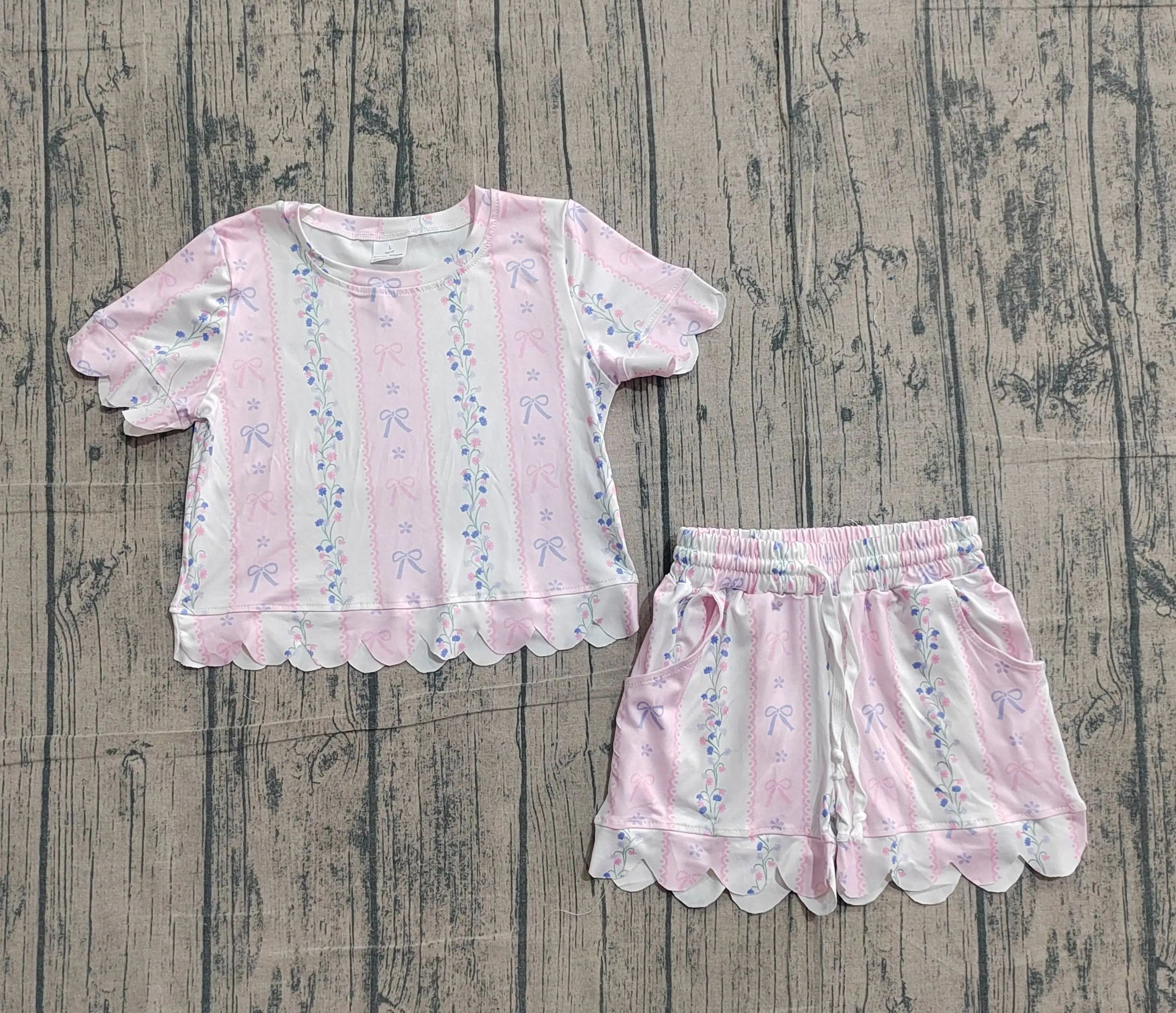 Wholesale Baby Girl Summer Set Short Sleeves Ruffle Shirt Kids Girls Pockets Floral Shorts Children Toddler Bows Outfit Clothes
Wholesale Baby Girl Summer Set Short Sleeves Ruffle Shirt Kids Girls Pockets Floral Shorts Children Toddler Bows Outfit Clothes