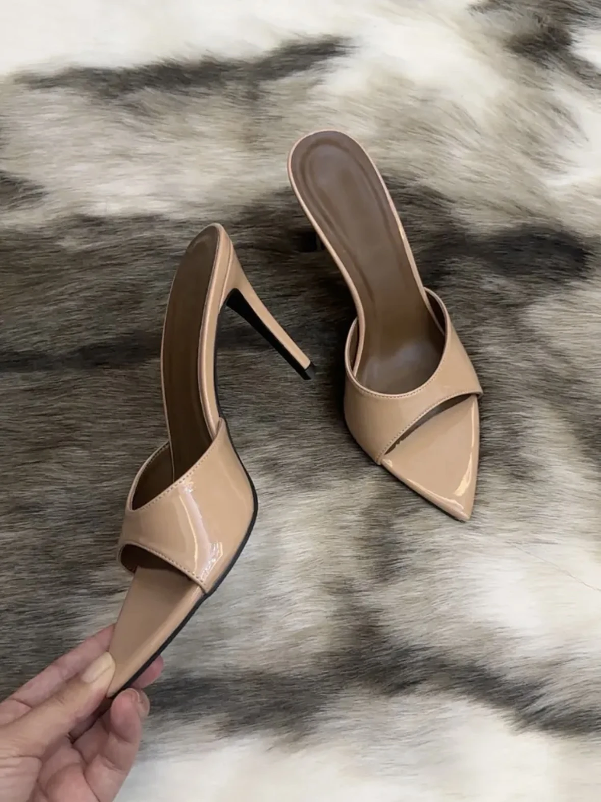 Sexy Pointed Toe Stiletto Slippers Women's Summer New in Pink Leather High Heels Mules Wedding Party Dress Shoes
Sexy Pointed Toe Stiletto Slippers Women's Summer New in Pink Leather High Heels Mules Wedding Party Dress Shoes