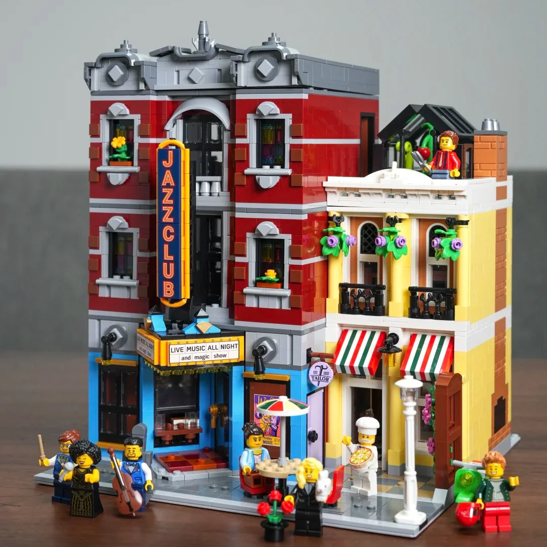 New 2899pcs modular building block set compatible with 10312 Street Scene series Home Decoration suitable for both children
New 2899pcs modular building block set compatible with 10312 Street Scene series Home Decoration suitable for both children