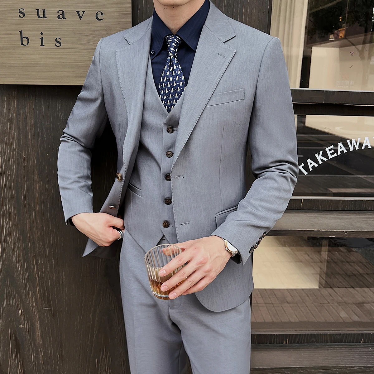 High-quality wedding men's suit three-piece set, best man and groom's uniform work clothes, fitted casual suit set
High-quality wedding men's suit three-piece set, best man and groom's uniform work clothes, fitted casual suit set