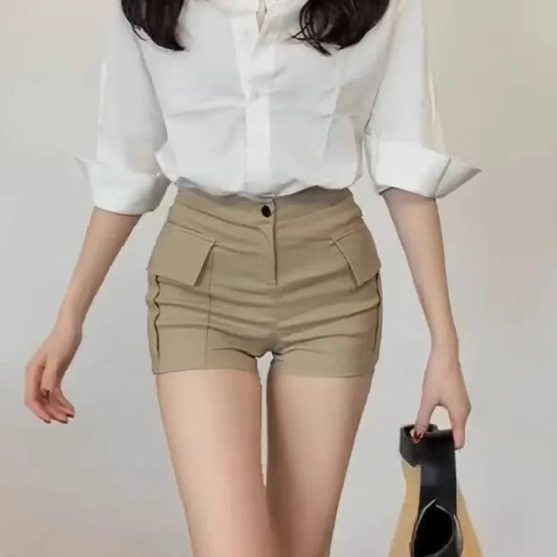 Retro Cargo Shorts Women 2026 Summer New Khaki Hip-wrapped Hot Pants Y2k Shorts
Retro Cargo Shorts Women 2026 Summer New Khaki Hip-wrapped Hot Pants Y2k Shorts