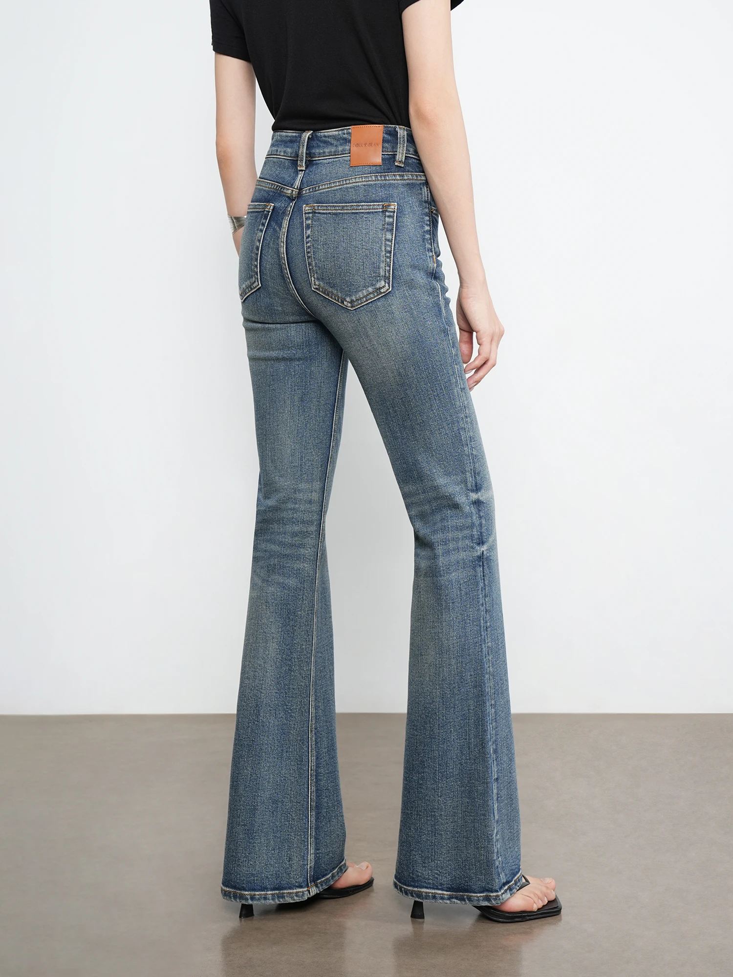 High Waist Straight Leg Micro Flared Jeans Women's Butt Lifting Slimming Tie Dye Design Bell Bottoms Cleanfit Style Water Wash
High Waist Straight Leg Micro Flared Jeans Women's Butt Lifting Slimming Tie Dye Design Bell Bottoms Cleanfit Style Water Wash