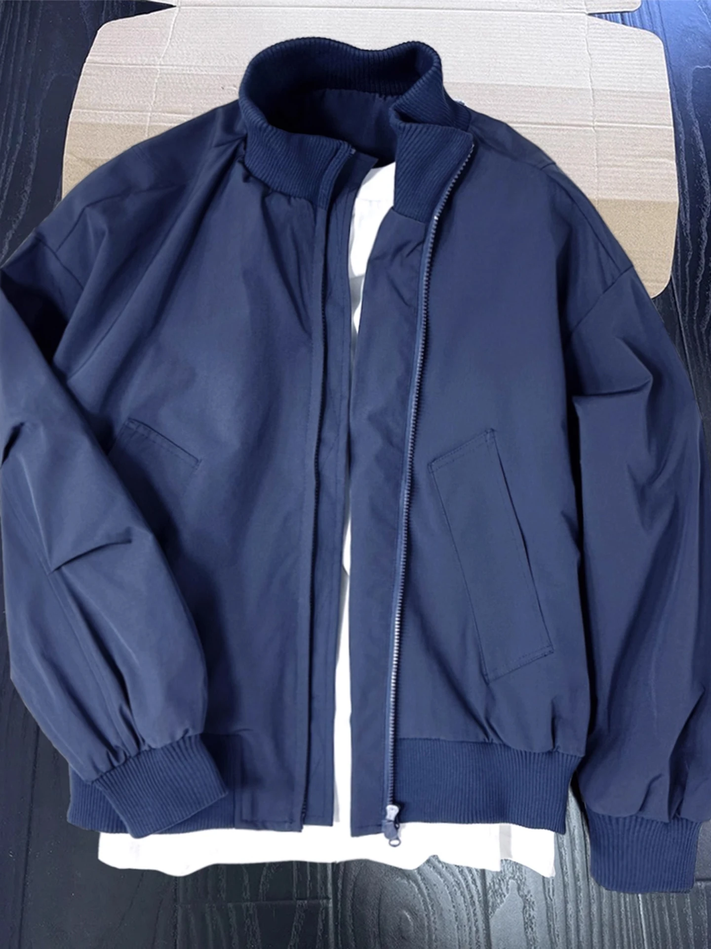 Мужская куртка Cleanfit Flng Jaet из хлопка, однотонная, с воротником-стойкой, синяя, осенне-зимняя, в стиле бейсбольной куртки-бомбер
Мужская куртка Cleanfit Flng Jaet из хлопка, однотонная, с воротником-стойкой, синяя, осенне-зимняя, в стиле бейсбольной куртки-бомбер