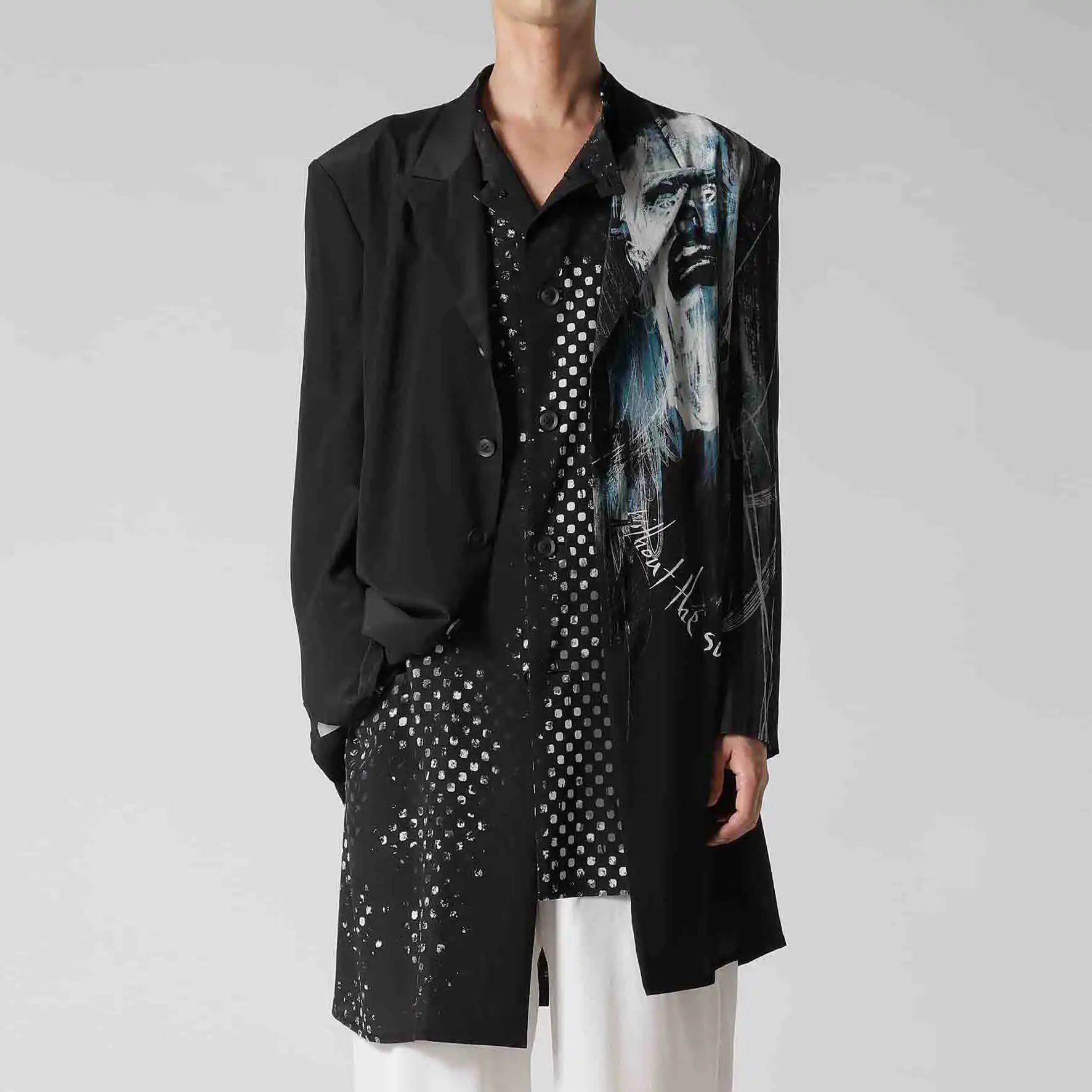 YOJI OOAK silk asymmetrical hem printed pattern suit jacket, mid length jacket, single breasted long sleeved
YOJI OOAK silk asymmetrical hem printed pattern suit jacket, mid length jacket, single breasted long sleeved