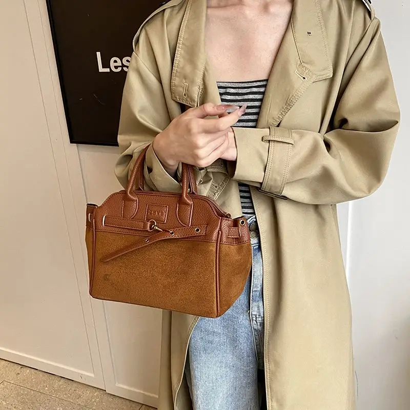 Retro Brown Suede Tote Bag Women Maroon Patchwork Lychee Grain Large Capacity Shoulder Bags Ladies Casual Commute Crossbody Bag
Retro Brown Suede Tote Bag Women Maroon Patchwork Lychee Grain Large Capacity Shoulder Bags Ladies Casual Commute Crossbody Bag