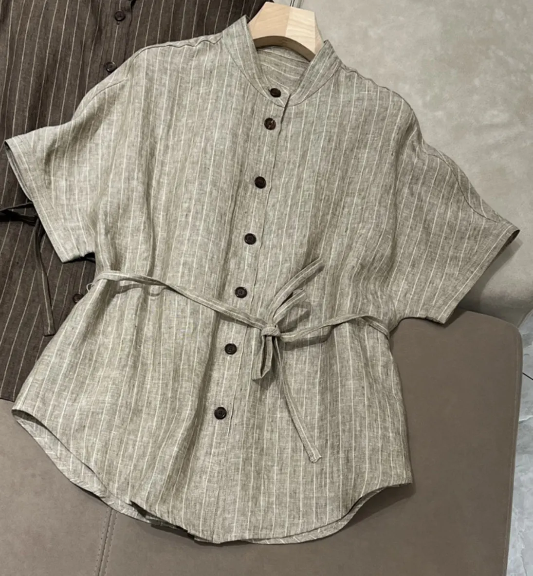 Women's New 100%Linen Collar Lace-up Waist Striped Short-sleeved Shirt Top
Women's New 100%Linen Collar Lace-up Waist Striped Short-sleeved Shirt Top
