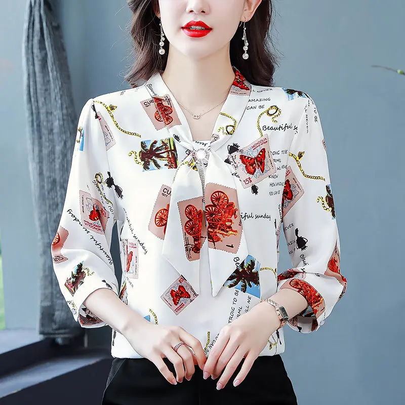 Spring Summer Commute Blouse Stylish Printed Blouse Female Elegant V-Neck Drawstring Bow Chic Three-dimensional Decoration Shirt
Spring Summer Commute Blouse Stylish Printed Blouse Female Elegant V-Neck Drawstring Bow Chic Three-dimensional Decoration Shirt