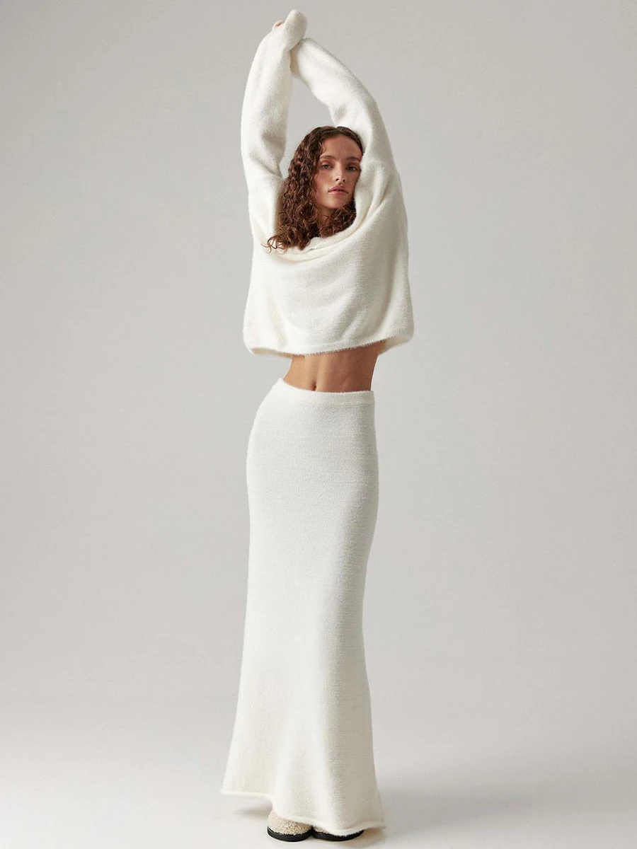Solid Elegant Knitted 2 Piece Set 2024 Autumn New V Neck Long Sleeve Pullover Sweater+Skirts Sets Simple Fashion Women's Suits
Solid Elegant Knitted 2 Piece Set 2024 Autumn New V Neck Long Sleeve Pullover Sweater+Skirts Sets Simple Fashion Women's Suits