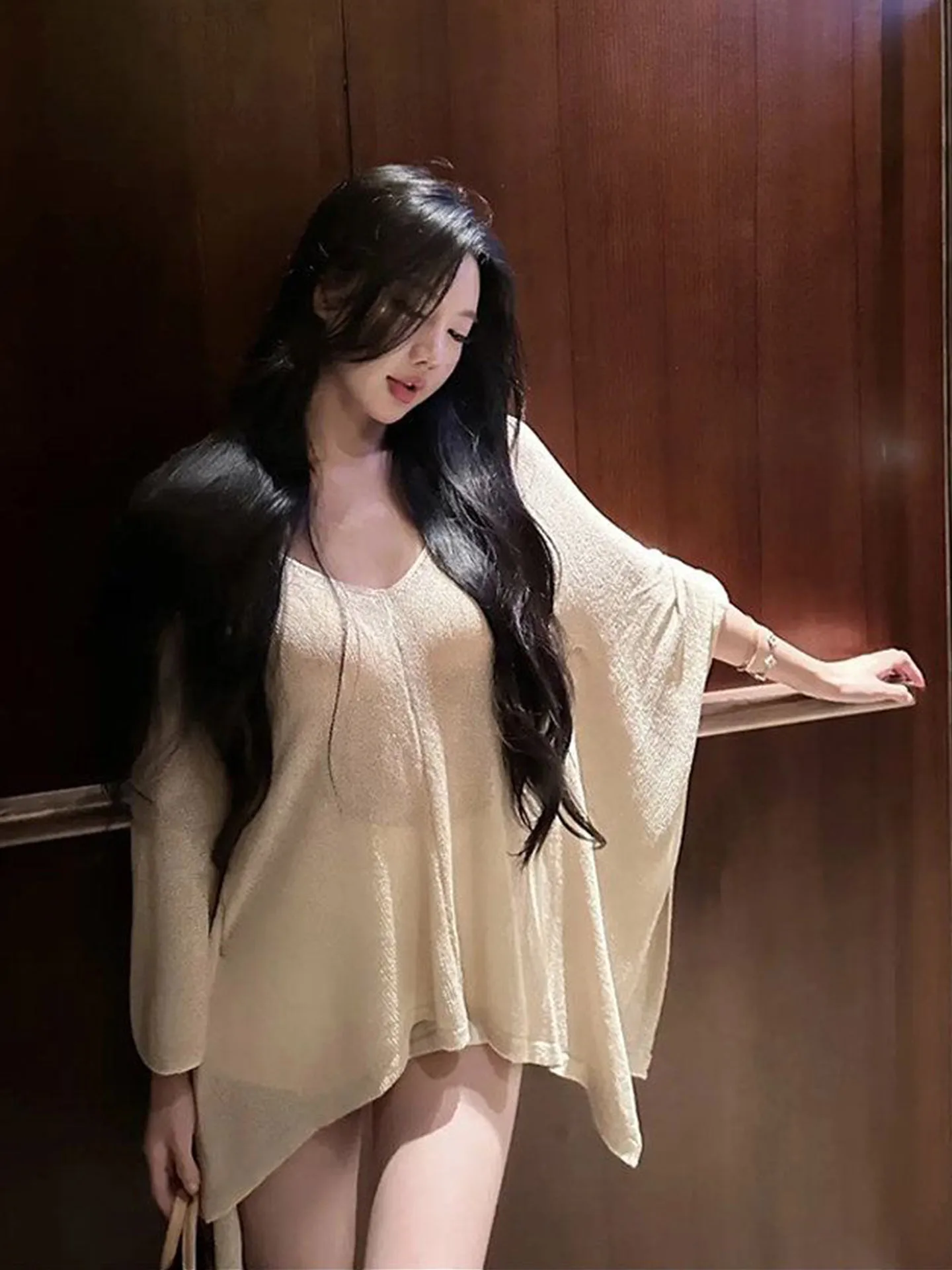 Loose Batwing Sleeve V-Neck Top Korean Style Knitted Casual Loose Fit Slimming Women's Summer Fashion plus Size Inner Wear
Loose Batwing Sleeve V-Neck Top Korean Style Knitted Casual Loose Fit Slimming Women's Summer Fashion plus Size Inner Wear
