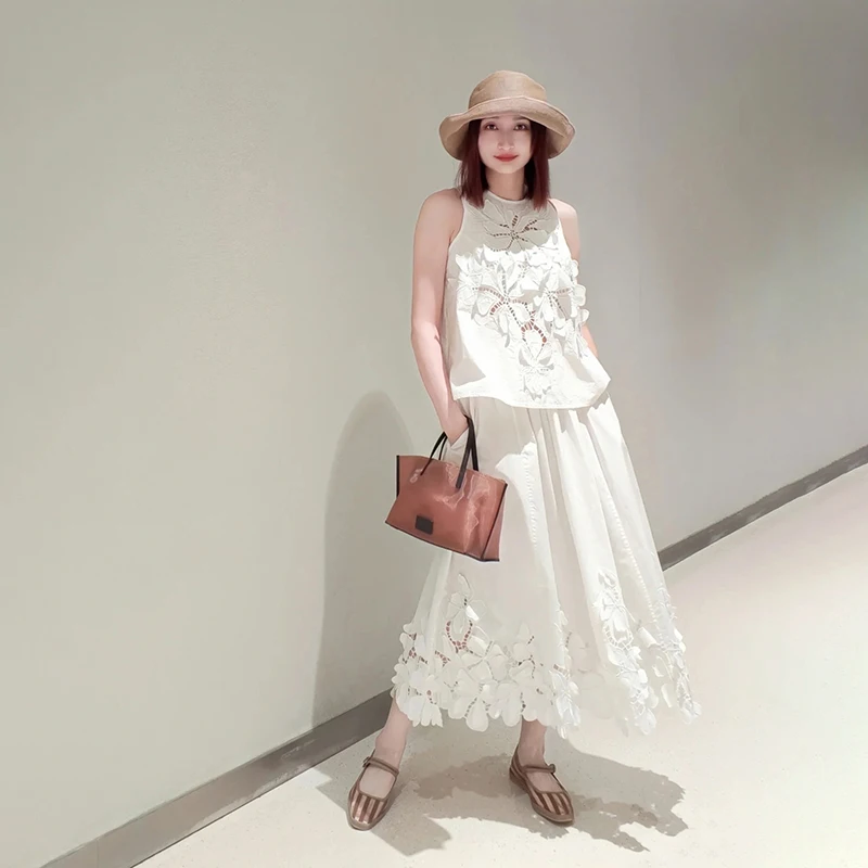 Summer Women's Black White Patchwork Hollow out Sleeveless Vest Top Mid-Length Half Skirt Long Dress Fashion Set Cotton Blend
Summer Women's Black White Patchwork Hollow out Sleeveless Vest Top Mid-Length Half Skirt Long Dress Fashion Set Cotton Blend