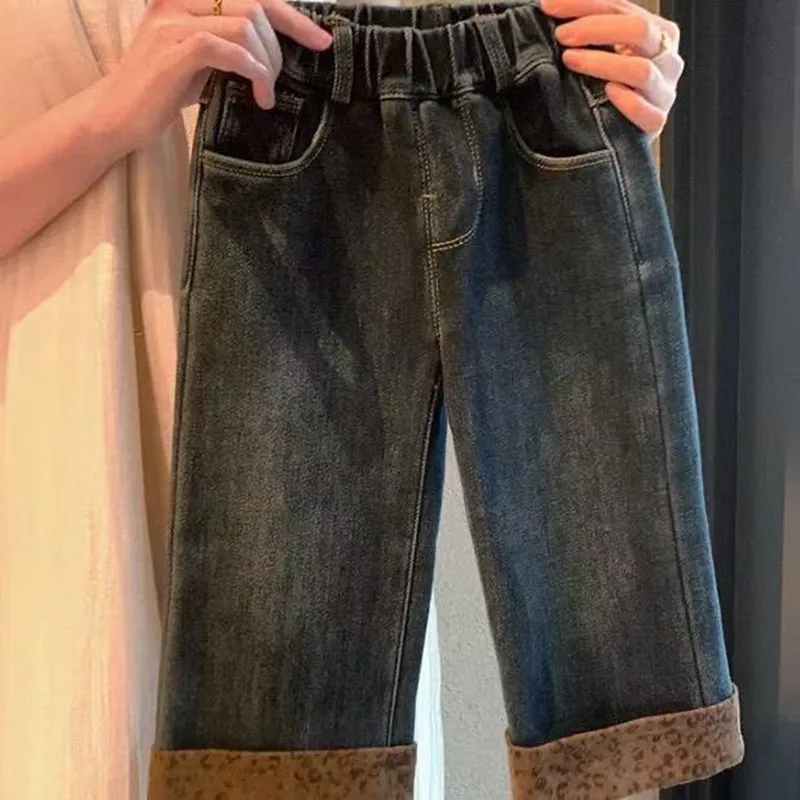Girls' Velvet Jeans Thick Velvet Winter Clothing New Children's Leopard Pattern Fashionable Wide Leg Pants Integrated Velvet
Girls' Velvet Jeans Thick Velvet Winter Clothing New Children's Leopard Pattern Fashionable Wide Leg Pants Integrated Velvet