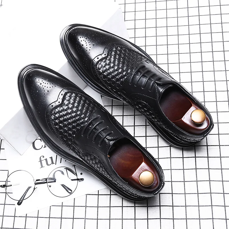 Luxury Brand Brogue Oxford Shoes For Men Pointed Toe Dress Shoes Men Italian Leather Woven Formal Wedding Shoes Sapato Social
Luxury Brand Brogue Oxford Shoes For Men Pointed Toe Dress Shoes Men Italian Leather Woven Formal Wedding Shoes Sapato Social