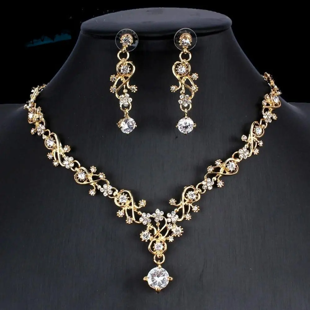 Fashion Rhinestone Bridal Jewelry Sets Golden Shiny Exquisite Jewelry Sets Adjustable Aesthetic Necklace Earring Set Banquet
Fashion Rhinestone Bridal Jewelry Sets Golden Shiny Exquisite Jewelry Sets Adjustable Aesthetic Necklace Earring Set Banquet