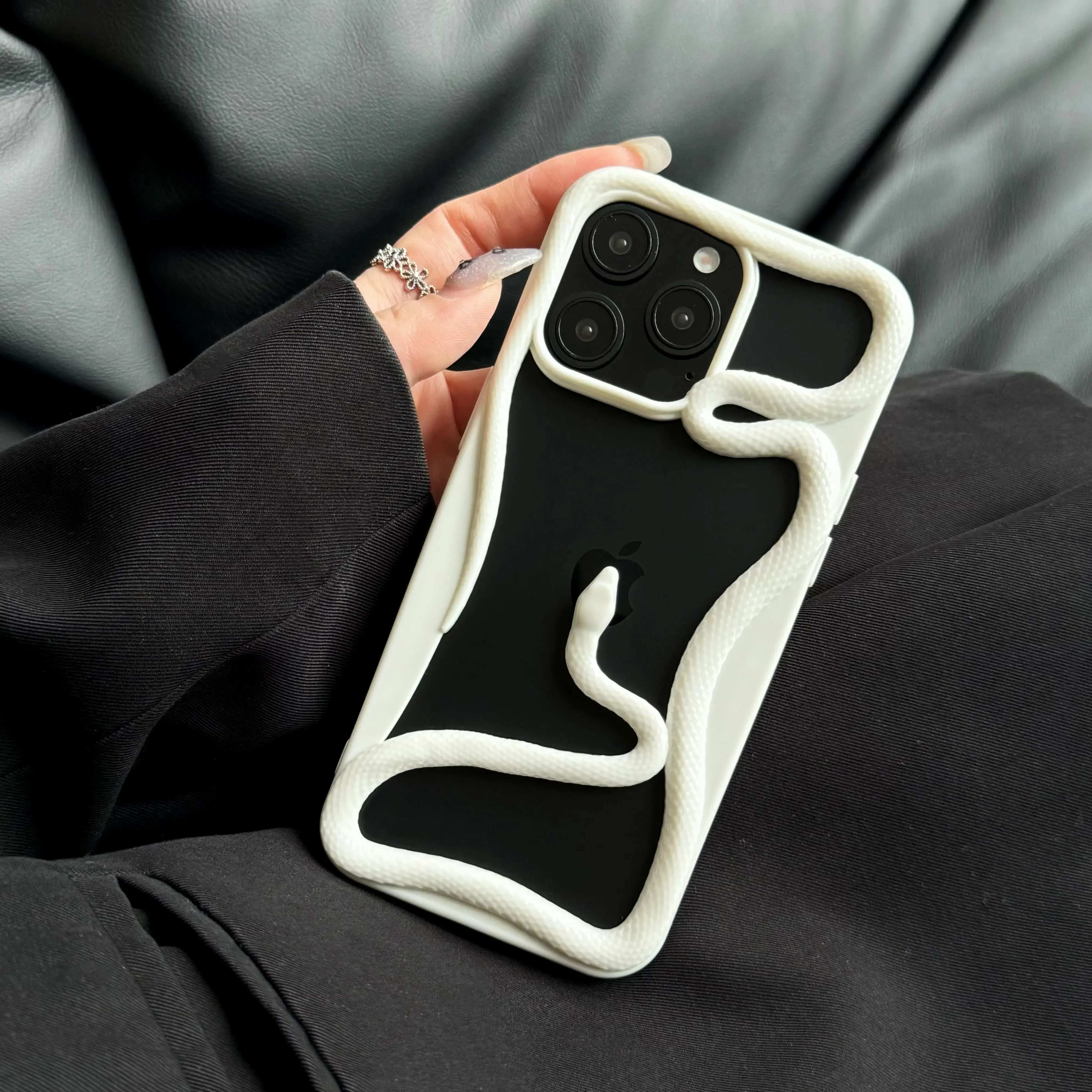 Soft Rubber Frame Matte Hollow 3D Snake Type Phone Case For iPhone 11 12 13 14 15 16 17Pro Max Lens Protect Shockproof Case
Soft Rubber Frame Matte Hollow 3D Snake Type Phone Case For iPhone 11 12 13 14 15 16 17Pro Max Lens Protect Shockproof Case