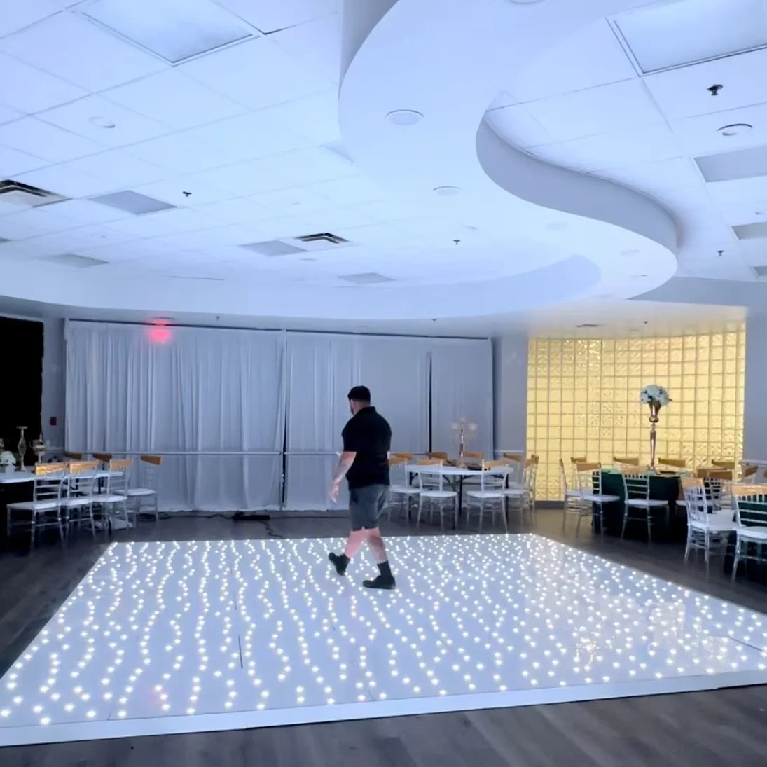 Sparkle Magnetic Lights Black and White LED Twinkle Starlit Dance Floor for Wedding Party
Sparkle Magnetic Lights Black and White LED Twinkle Starlit Dance Floor for Wedding Party