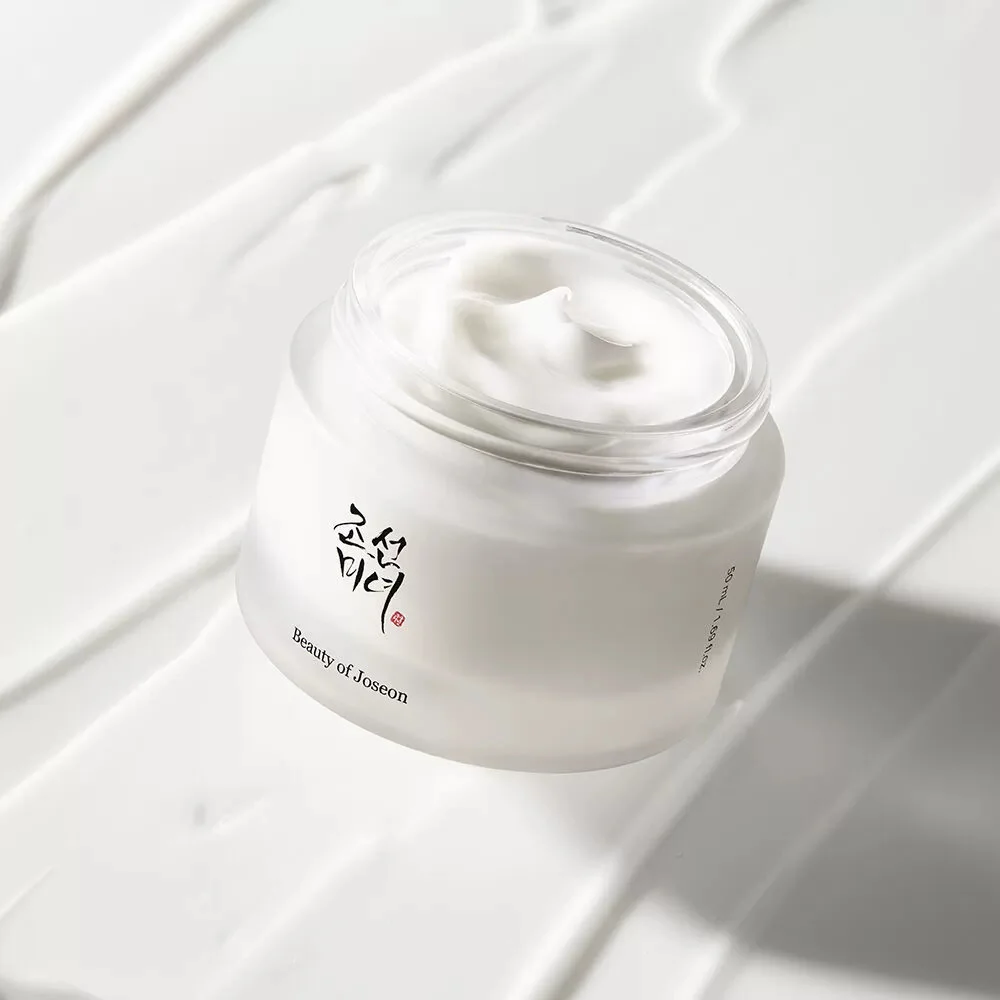 Korean Dynasty Cream Facial Care Moisturizing Cream Deep Hydration Suitable for dry Aging Face Cream Moisturizing Skin Repair
Korean Dynasty Cream Facial Care Moisturizing Cream Deep Hydration Suitable for dry Aging Face Cream Moisturizing Skin Repair