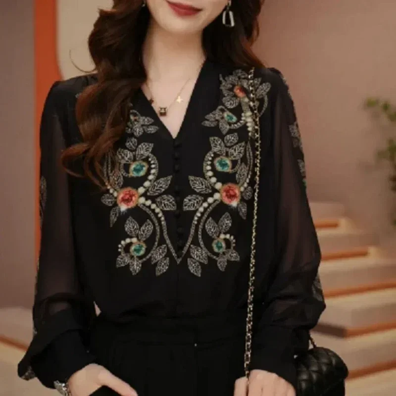High Street Printing Button Patchwork Pullovers Elegant All-match Tops Spring Autumn New Fashion V-neck Long Sleeve Blouse
High Street Printing Button Patchwork Pullovers Elegant All-match Tops Spring Autumn New Fashion V-neck Long Sleeve Blouse