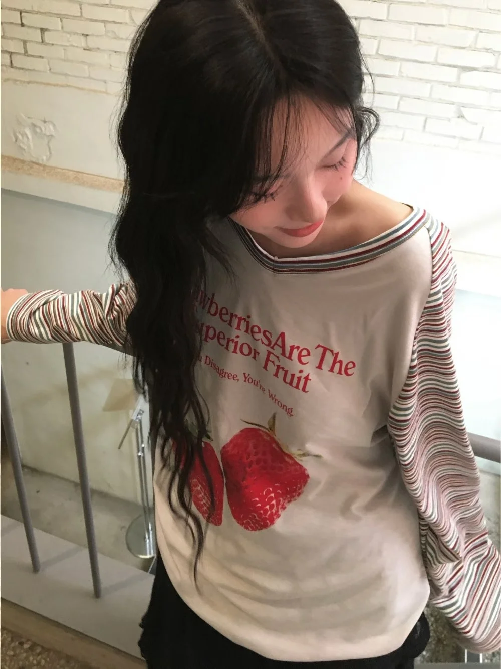 Retro Striped Stberry Print Long Sve T-irt Women's Casual Loose Fit round Ne Top Breathable Comfortable Autumn Wear
Retro Striped Stberry Print Long Sve T-irt Women's Casual Loose Fit round Ne Top Breathable Comfortable Autumn Wear