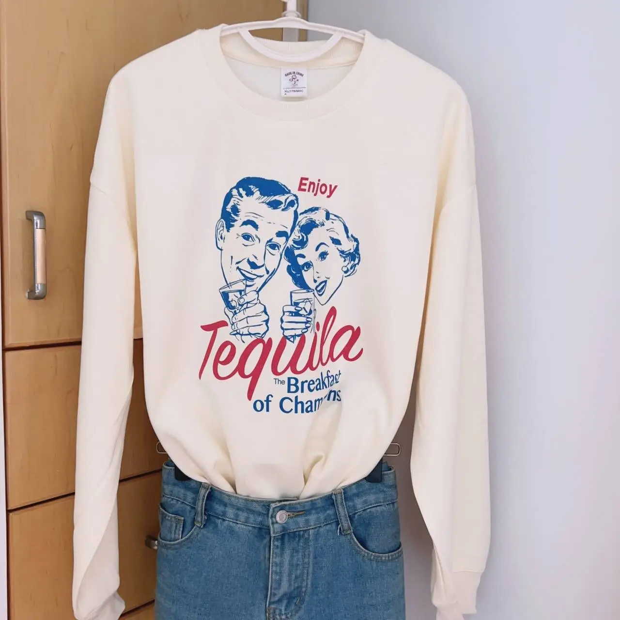 Enjoy Vintage Simple Cotton Sweatshirts Women Letter Graphic Long Sleeve Loose Pullovers Sweatshirt Harajuku Casual Print Top C
Enjoy Vintage Simple Cotton Sweatshirts Women Letter Graphic Long Sleeve Loose Pullovers Sweatshirt Harajuku Casual Print Top C