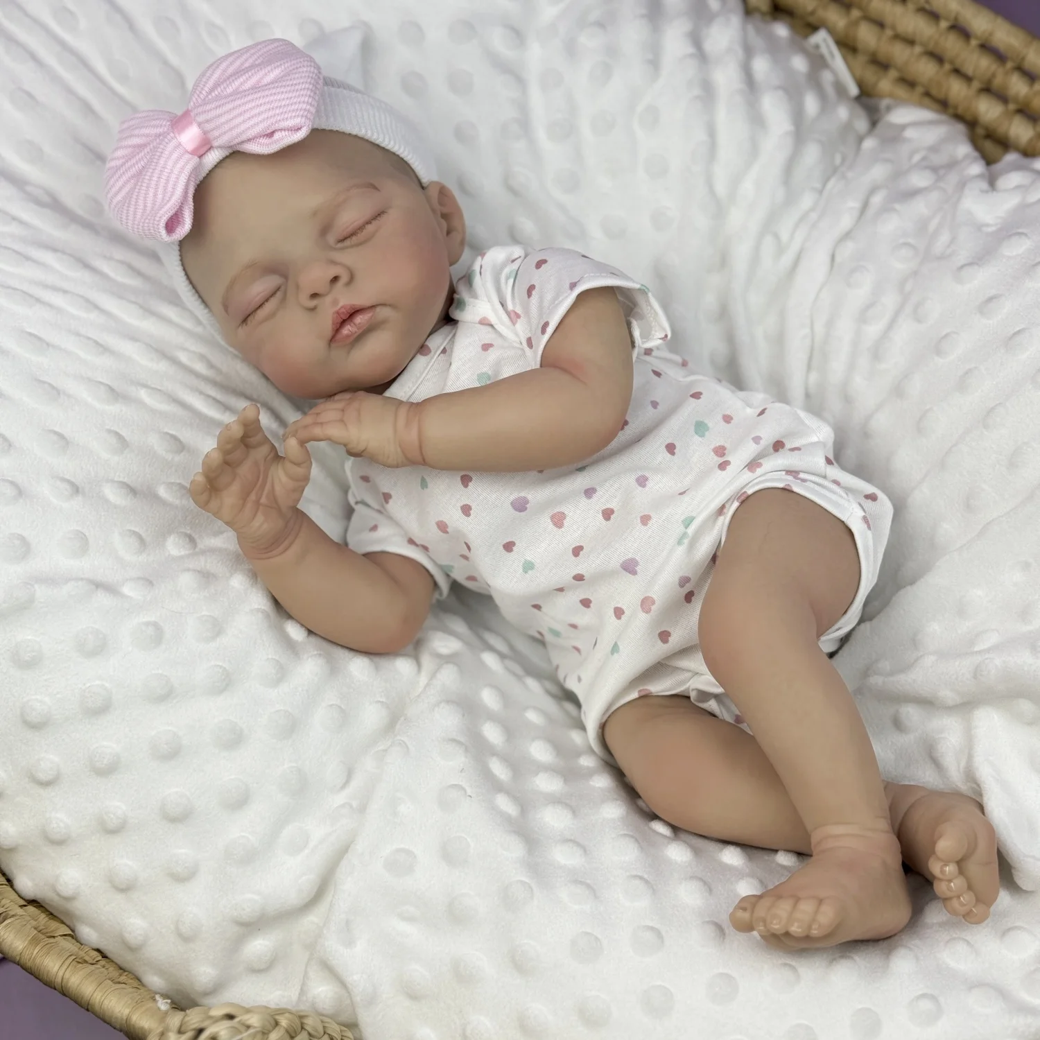 BZDOLL 48 CM Asleep Reborn Baby Doll Toys For Girl Vinyl Limbs Cloth Body Bebe Lifelike Collectible Play House Bedtime Toy
BZDOLL 48 CM Asleep Reborn Baby Doll Toys For Girl Vinyl Limbs Cloth Body Bebe Lifelike Collectible Play House Bedtime Toy