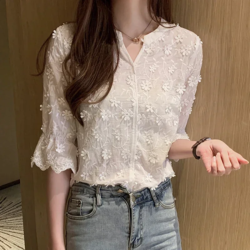 2024 Spring New Stereoscopic Embroidered White Pure Cotton Blouse Floral Short Sleeve Woman's Shirt Fashion Lady's Shirt 9638
2024 Spring New Stereoscopic Embroidered White Pure Cotton Blouse Floral Short Sleeve Woman's Shirt Fashion Lady's Shirt 9638