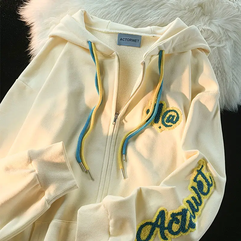 Мужская толстовка с капюшоном оверсайз, модная повседневная корейская версия 2300 Pou, свободный крой, большие размеры, осенне-зимняя верхняя одежда
Мужская толстовка с капюшоном оверсайз, модная повседневная корейская версия 2300 Pou, свободный крой, большие размеры, осенне-зимняя верхняя одежда