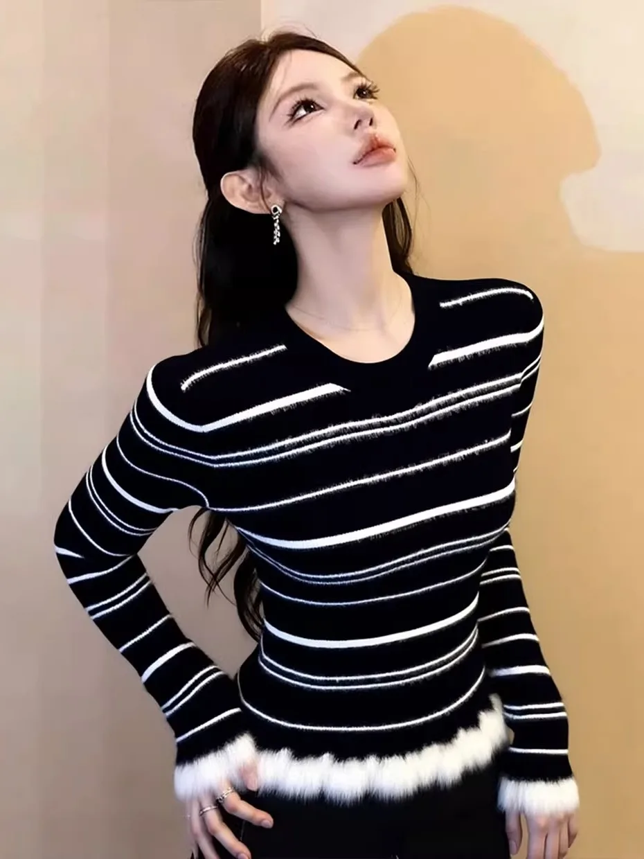Elegant Striped Knitwear Women's Slim Fit Base Layer Sweater Color Block Fashionable Winter French Style Long Sleeve Top
Elegant Striped Knitwear Women's Slim Fit Base Layer Sweater Color Block Fashionable Winter French Style Long Sleeve Top