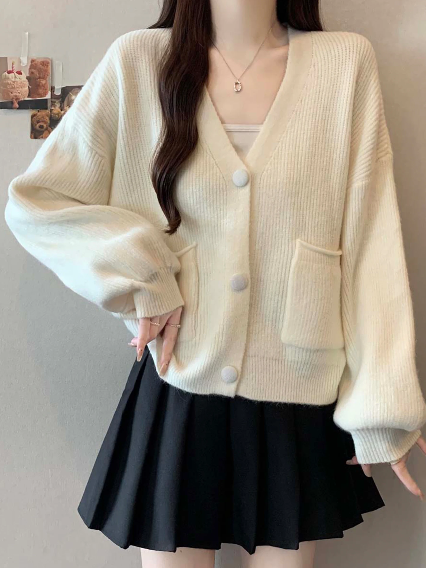 Женский утепленный вязаный кардиган с V-образным вырезом, свободная верхняя одежда для весны и осени, большие размеры, удобный свитер-пальто, повседневный стиль
Женский утепленный вязаный кардиган с V-образным вырезом, свободная верхняя одежда для весны и осени, большие размеры, удобный свитер-пальто, повседневный стиль