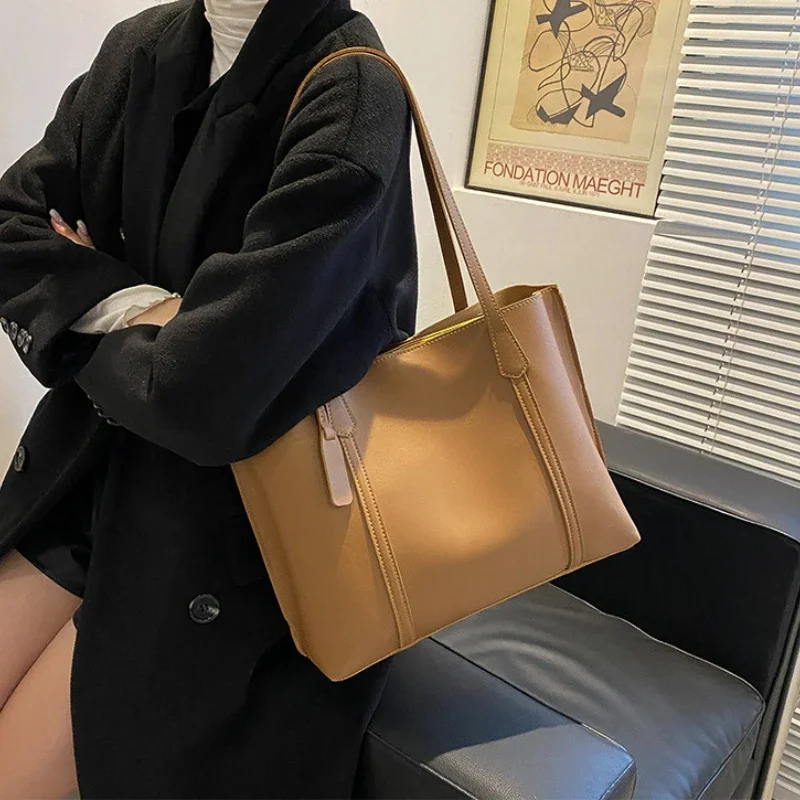 Children Messenger Bag Tote Bag for Women Soft Leather Handbag Casual Versatile Shoulder Bag Purse and Handbags Bolsos De Mujer
Children Messenger Bag Tote Bag for Women Soft Leather Handbag Casual Versatile Shoulder Bag Purse and Handbags Bolsos De Mujer