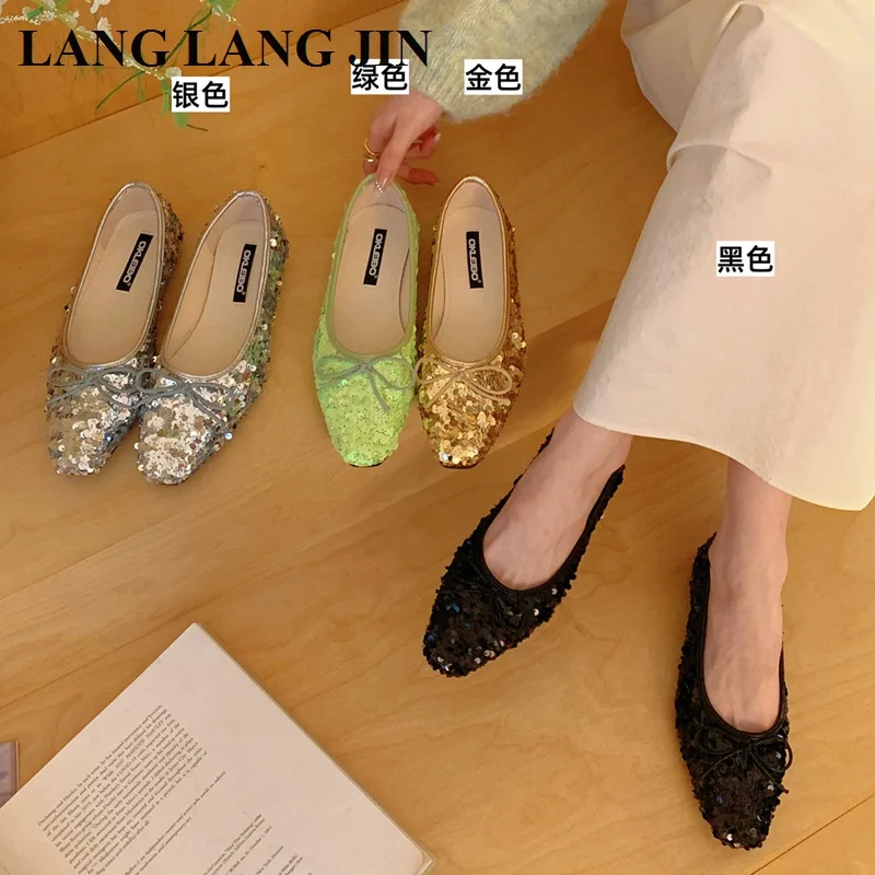 Модные женские балетки с бантом, круглым носком, низким вырезом, серебристыми пайетками, в корейском стиле, для праздничных нарядов
Модные женские балетки с бантом, круглым носком, низким вырезом, серебристыми пайетками, в корейском стиле, для праздничных нарядов