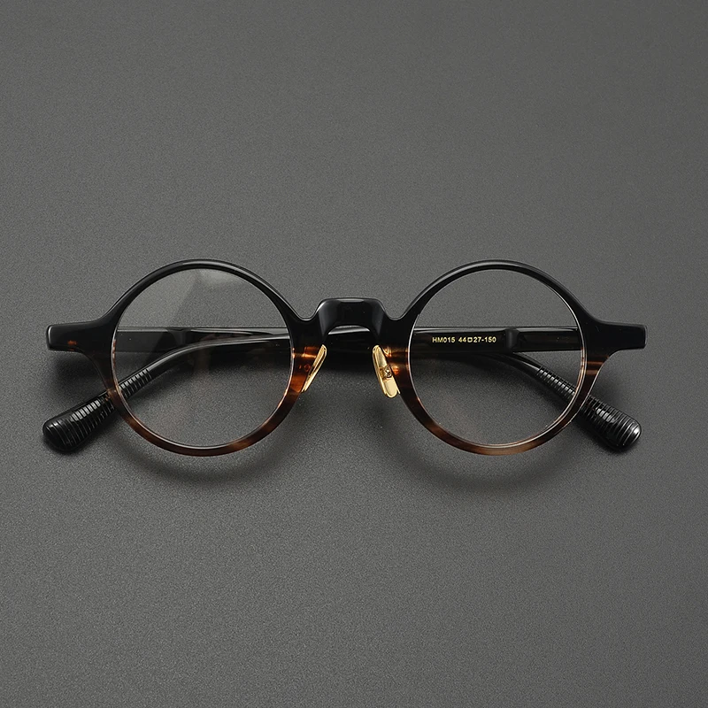 High-quality celluloid retro tortoiseshell glasses frame, large face, fashionable round shape with nose rest design optical glas
High-quality celluloid retro tortoiseshell glasses frame, large face, fashionable round shape with nose rest design optical glas