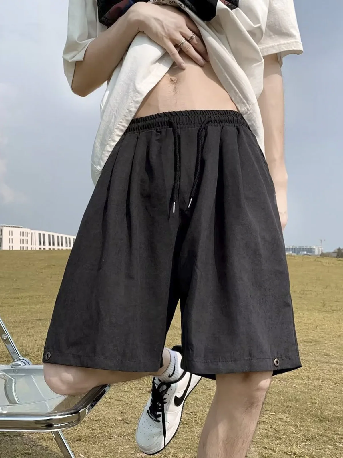 American Retro Suede Drawstring Shorts Men's Hong Kong Style Trendy Brand Summer Casual Sports Loose Straight Five-Point Pants
American Retro Suede Drawstring Shorts Men's Hong Kong Style Trendy Brand Summer Casual Sports Loose Straight Five-Point Pants