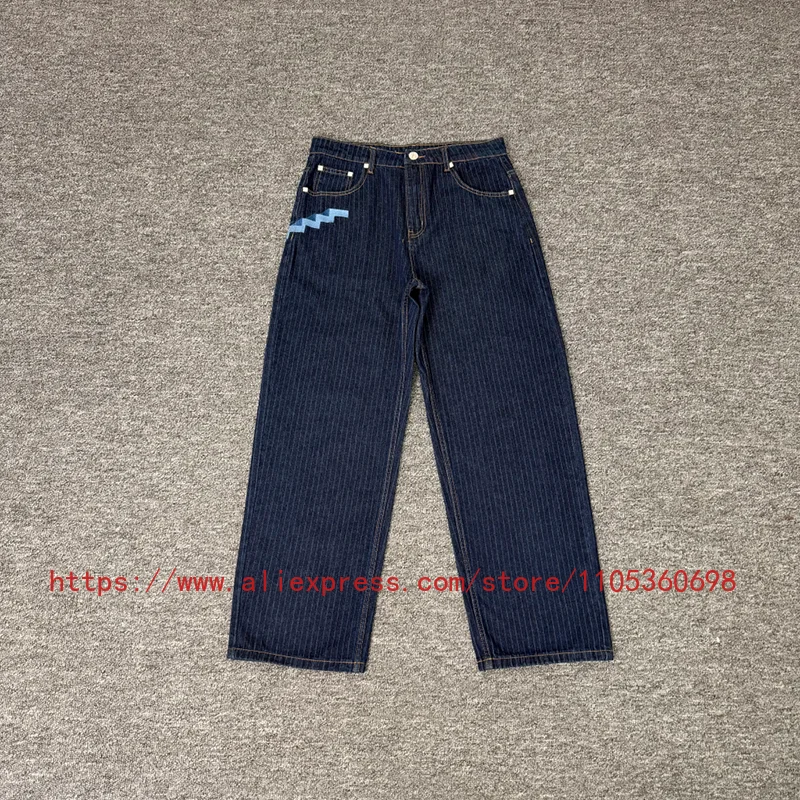 26ss DERSCHUTZE Pants with Vertical Stripes, Cartoon Embroidery, Wide Leg Jeans for Men, Casual and Loose DERSCHUTZE Pants
26ss DERSCHUTZE Pants with Vertical Stripes, Cartoon Embroidery, Wide Leg Jeans for Men, Casual and Loose DERSCHUTZE Pants