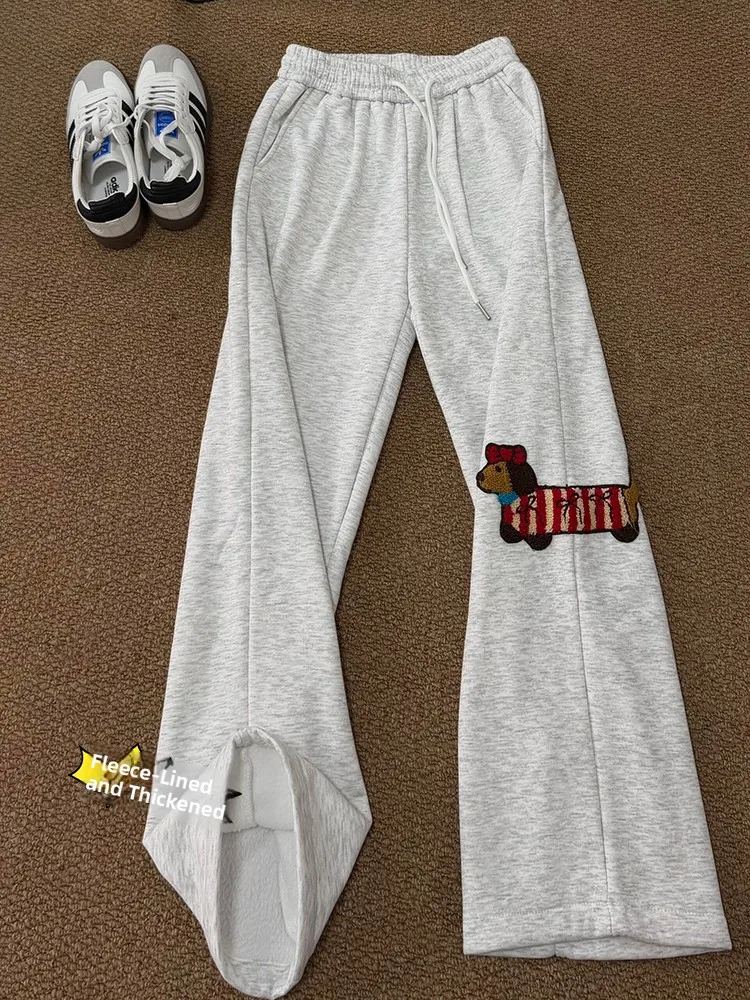 Мужские зимние прямые спортивные штаны на подкладке с тяжелой вышивкой, брюки из искусственного меха, теплые хлопковые брюки для ниже 40 Глубов
Мужские зимние прямые спортивные штаны на подкладке с тяжелой вышивкой, брюки из искусственного меха, теплые хлопковые брюки для ниже 40 Глубов