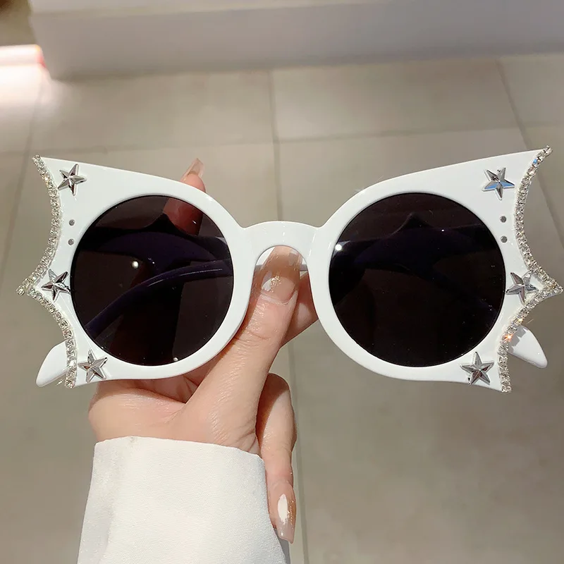 Fashion Vintage Diamond Bat Sunglasses Women For Men Sun Glasses Punk Star Shades Luxury Brand Designer Halloween Party Eyeglass
Fashion Vintage Diamond Bat Sunglasses Women For Men Sun Glasses Punk Star Shades Luxury Brand Designer Halloween Party Eyeglass