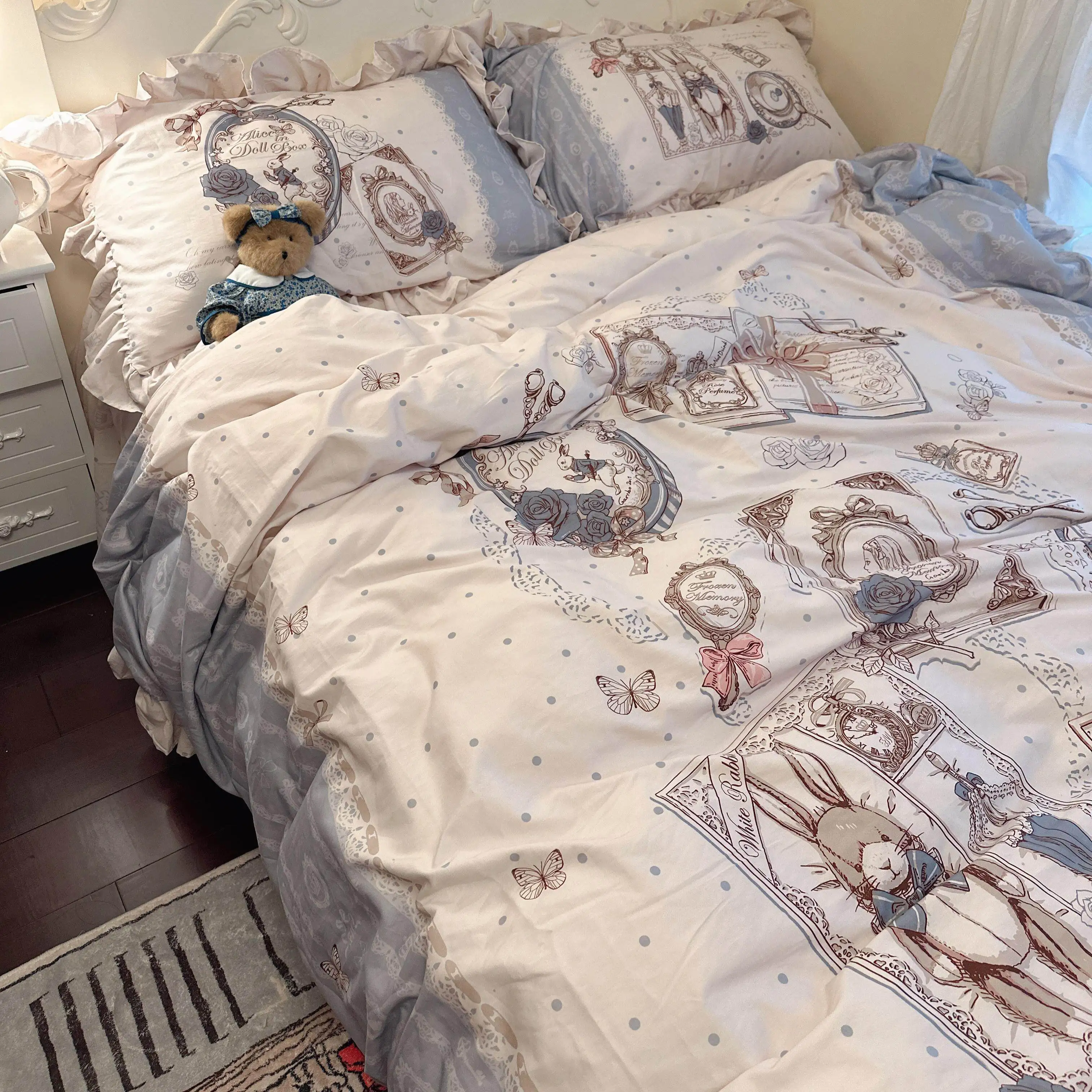 Lolita Style Bedding Set, High-end Cotton 4-Piece Set,100% Cotton Bed Sheet Duvet Cover Pillowcases for gilr's Bedroom
Lolita Style Bedding Set, High-end Cotton 4-Piece Set,100% Cotton Bed Sheet Duvet Cover Pillowcases for gilr's Bedroom