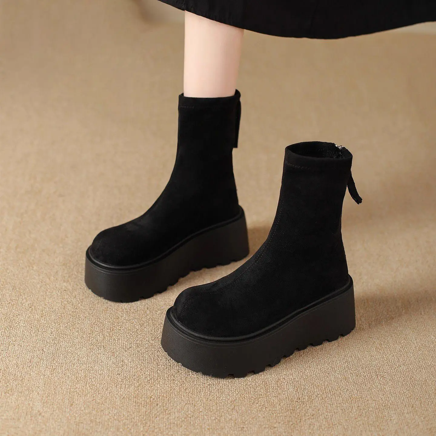 Тонкие ботинки Thi Bot, универсальные модные осенне-зимние новые ботинки, корейская версия до середины икры, однотонный материал из искусственной кожи и ЭВА
Тонкие ботинки Thi Bot, универсальные модные осенне-зимние новые ботинки, корейская версия до середины икры, однотонный материал из искусственной кожи и ЭВА