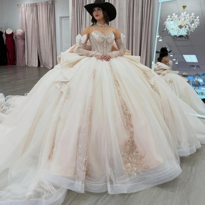 Light Champagne Shiny Ball Gown Quinceanera Dresses Applique Lace Beading Crystal Tiered Tull Bow Corset Off The Shoulder Sweet
Light Champagne Shiny Ball Gown Quinceanera Dresses Applique Lace Beading Crystal Tiered Tull Bow Corset Off The Shoulder Sweet