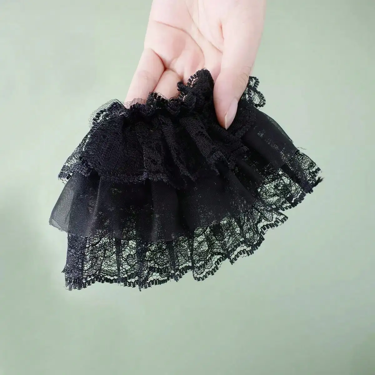 1pc Women's Lolita Multilayer Lace Cuff Sleeve, Suitable For Academy Performance, Dance, Arm Cover, Wrist Sleeve
1pc Women's Lolita Multilayer Lace Cuff Sleeve, Suitable For Academy Performance, Dance, Arm Cover, Wrist Sleeve